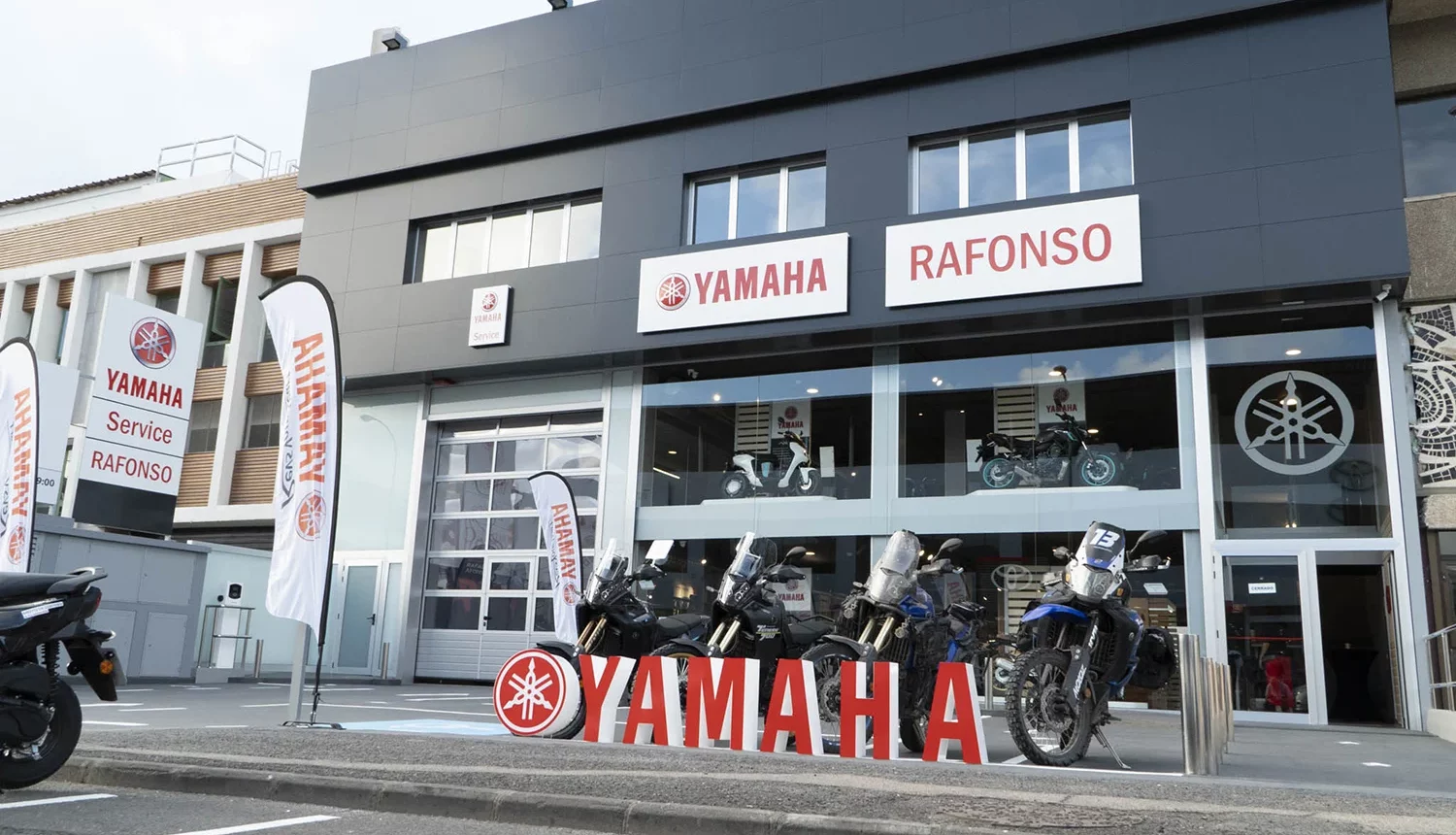 Fachada instalaciones Rafonso Yamaha